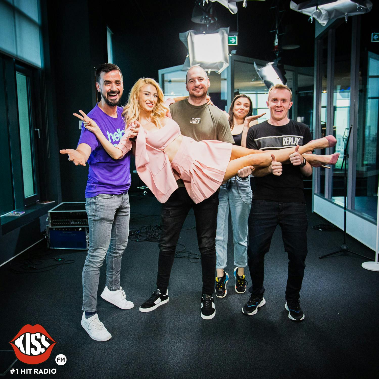 Foarte bună dimineața cu Andrei, Ionuț și Ana (podcast vechi)